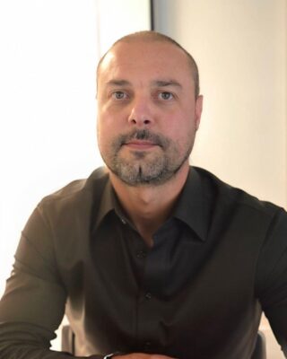 Top 10 Influential Business Leaders to Watch Tim Meloni: Building Device Network, the Operating System for the Circular Economy of Mobile Devices
