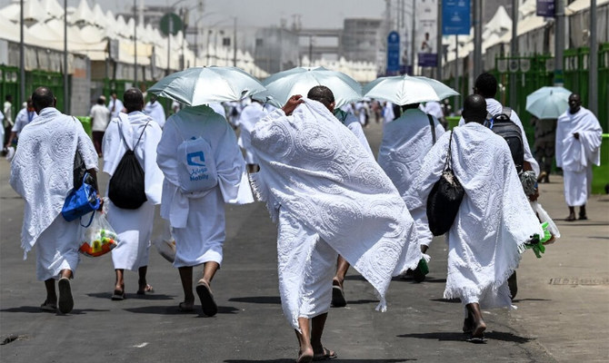 Authorities Arrest 8 Suspects for Allegedly Transporting 28 Individuals Who were not Allowed to Perform Hajj