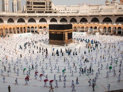 Before the Hajj, the First Egyptian Pilgrimage Group Reaches Makkah