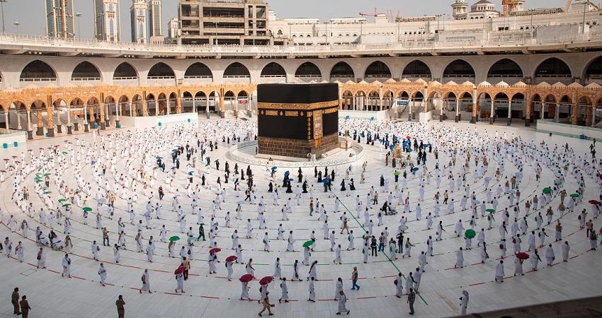 Before the Hajj, the First Egyptian Pilgrimage Group Reaches Makkah