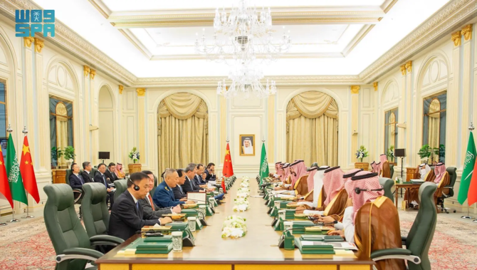 Chinese Premier and Saudi Crown Prince Hold High-Level Talks