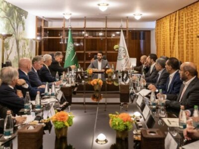 Prince Khalid bin Salman Talks with Italian Businesses on Military Cooperation