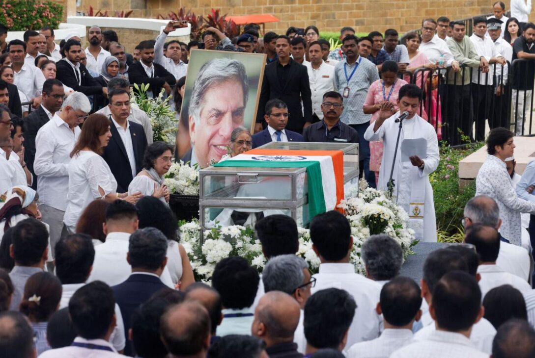 India Mourn Ratan Tata: Crowds of People Gather to Pay their Final Respects as the State Funeral gets Started Today