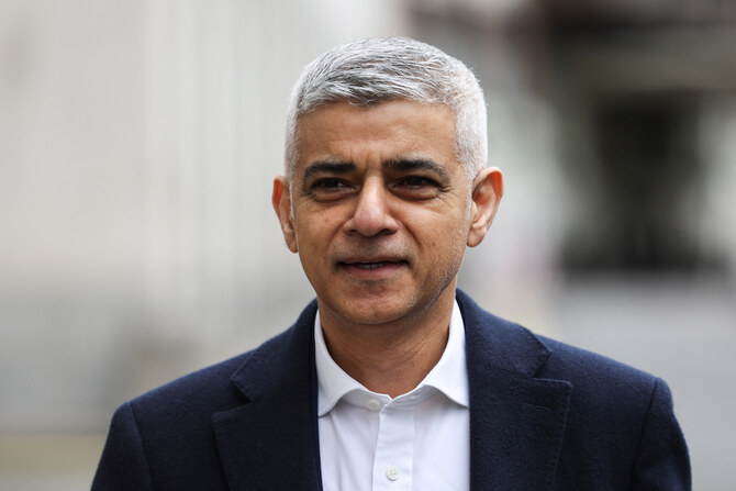 The Muslim mayor of London will be Knighted