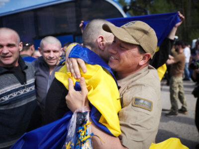 Russia and Ukraine Release the First 390 Inmates in the Largest Swap in the History of the Dispute