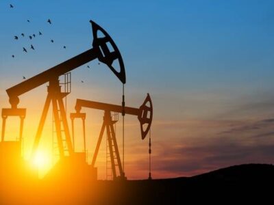 Oil Updates: Crude Remains Stable as Investors Consider the Effects of US Tariffs