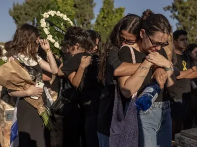 Israel Buries Hostages Recovered from Gaza Amid Deep Sorrow Israel Buries Hostages Recovered from Gaza Amid Deep Sorrow