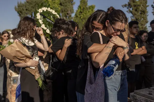 Israel Buries Hostages Recovered from Gaza Amid Deep Sorrow Israel Buries Hostages Recovered from Gaza Amid Deep Sorrow
