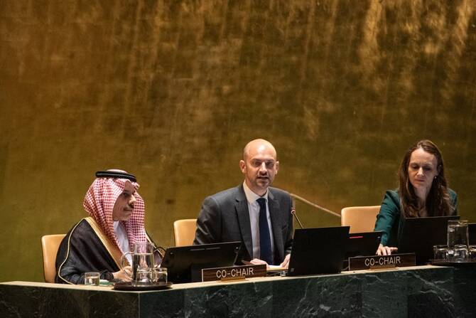 Why Saudi Arabia and France Support a Unified Palestinian Authority