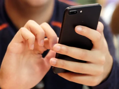 New York’s Step Toward Safer Internet: Ban on Addictive Feeds for Kids