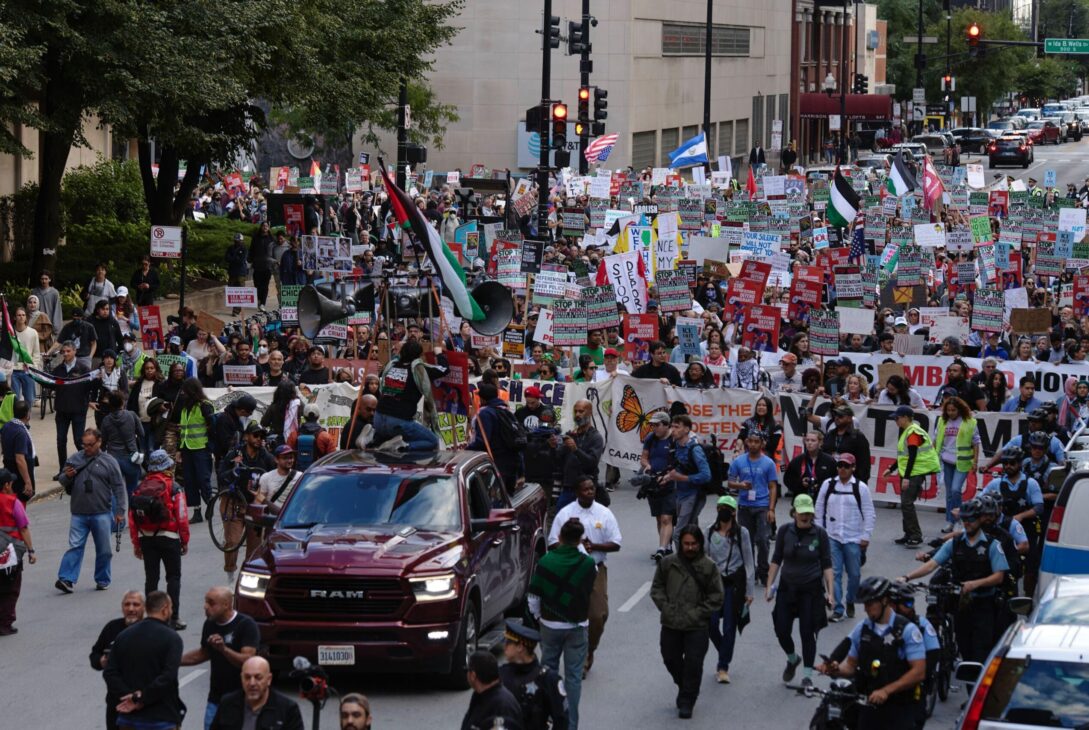 Illinois Governor Slams Trump as ‘Wannabe Dictator’ After Chicago Threat