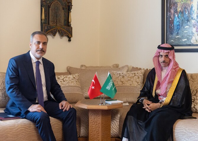 Saudi FM Meets Portuguese Counterpart in Riyadh to Strengthen Ties