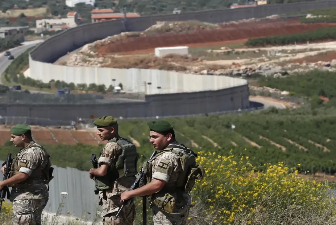 Lebanese Army Strengthens Border Security, Removes Hezbollah Posts Near Israel