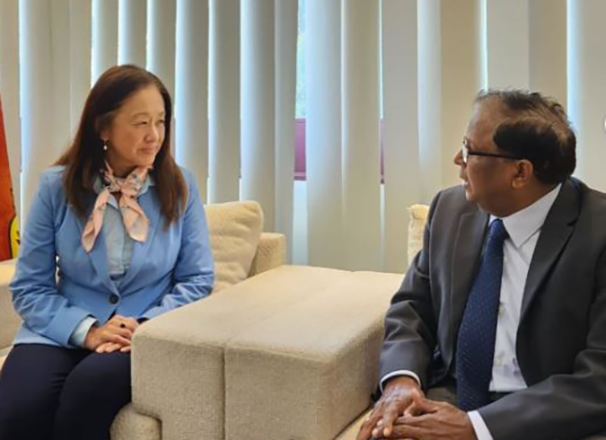 Eastern Province Governor Welcomes Senior US Embassy Official in Key Meeting