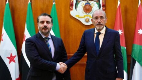 Safadi Meets Syrian Foreign Minister to Review Syria Developments