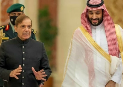 Saudi Crown Prince Receives Diplomatic Call from Pakistan Prime Minister