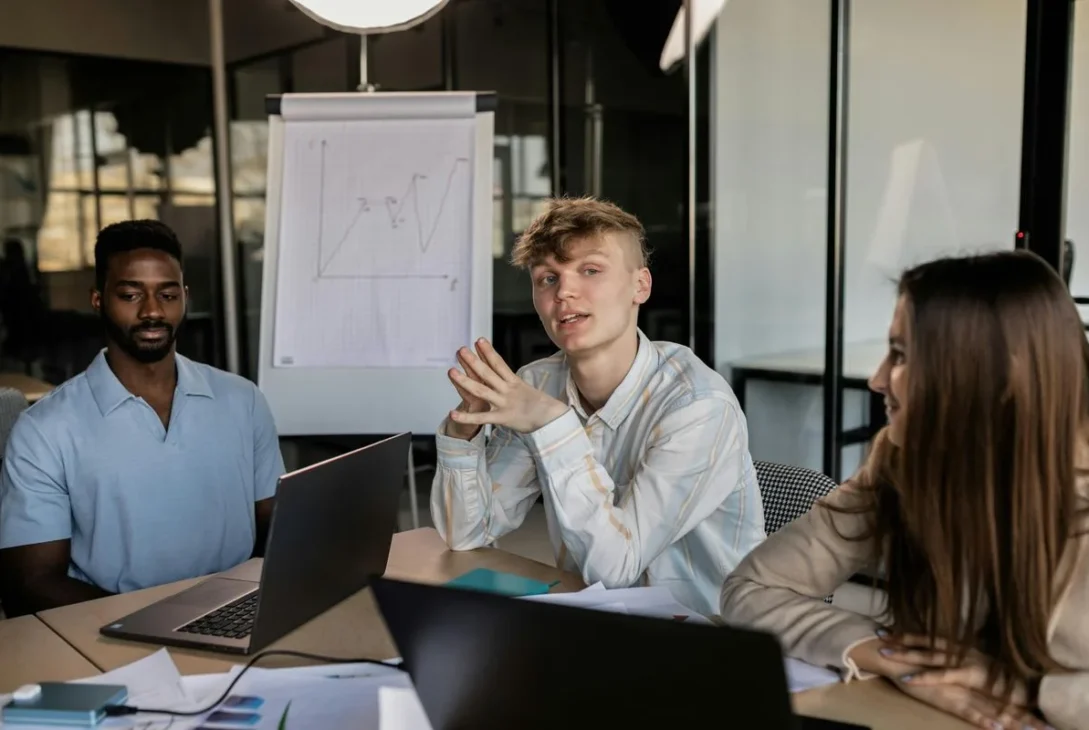 How to Turn Cold Emails into B2B Sales Conversations That Get Replies