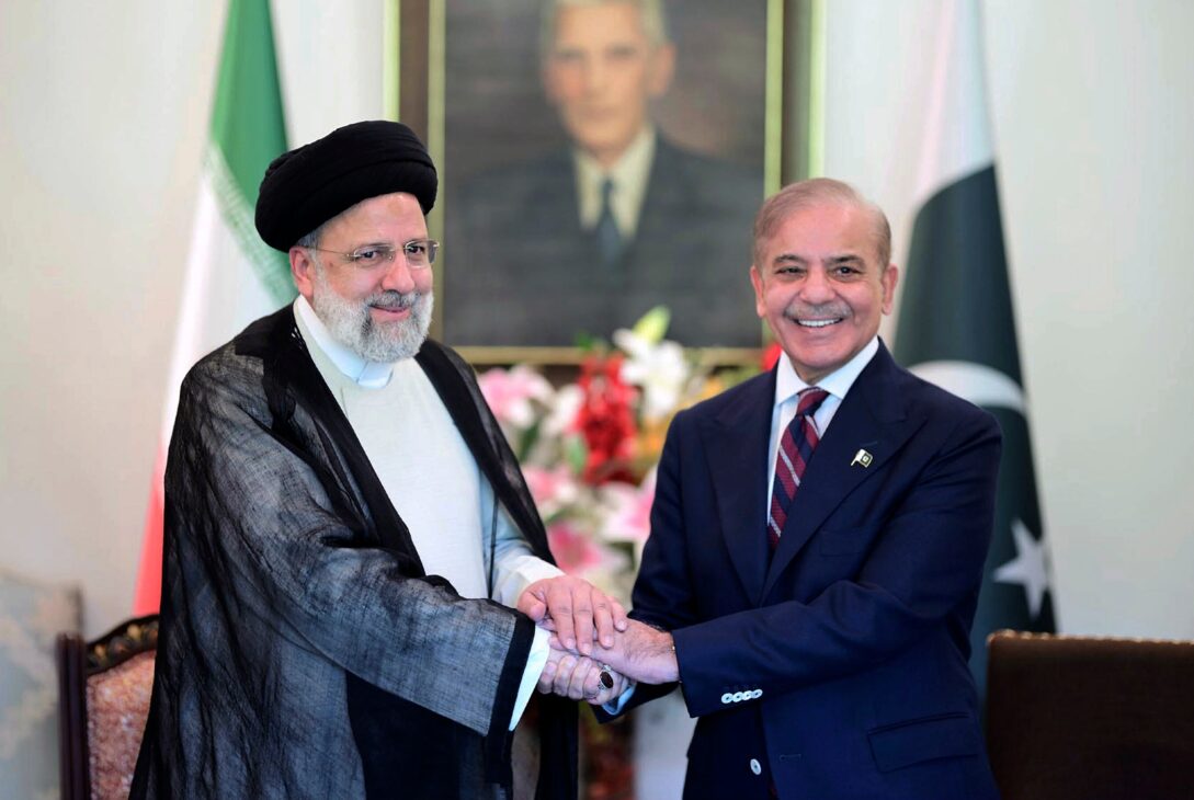 Pakistan PM Shares Details of Discussion with Iranian President