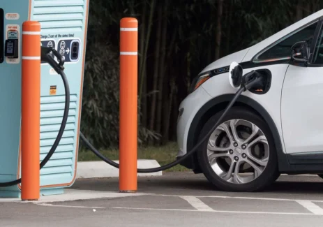 US EV Charging Infrastructure Struggles to Keep Pace Amid Fuel Price Surge