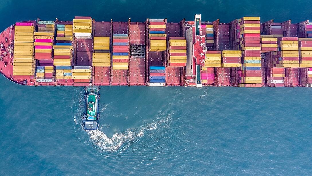 2,190 Ships Stuck in Gulf: Impact of Iran Blockade on World Economy