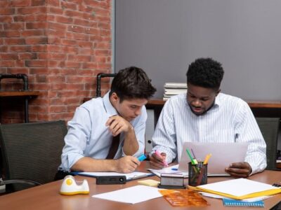 Which is More Effective: Microlearning or Traditional Training for Employee Growth?