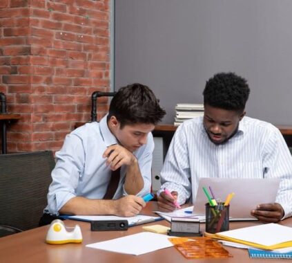 Which is More Effective: Microlearning or Traditional Training for Employee Growth?