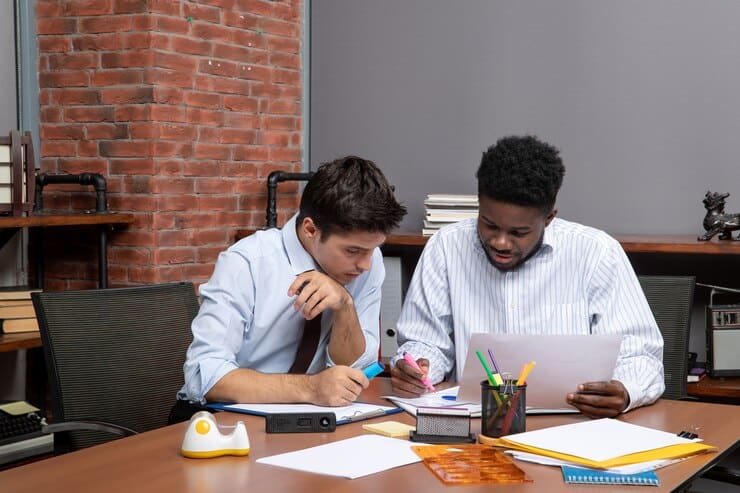 Which is More Effective: Microlearning or Traditional Training for Employee Growth?