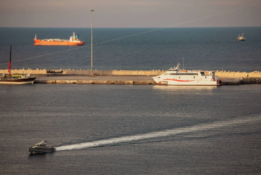 Strait of Hormuz Sees More Ship Crossings, Sending Oil Prices Lower