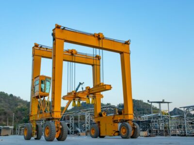 Saudi Industrial Sector Expands 1.4% as Non-Oil Economy Gains Momentum