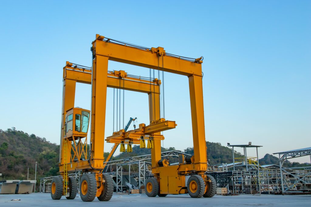 Saudi Industrial Sector Expands 1.4% as Non-Oil Economy Gains Momentum