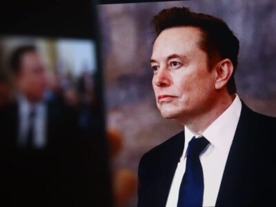 Elon Musk Becomes the World's First Trillionaire Thanks to SpaceX IPO