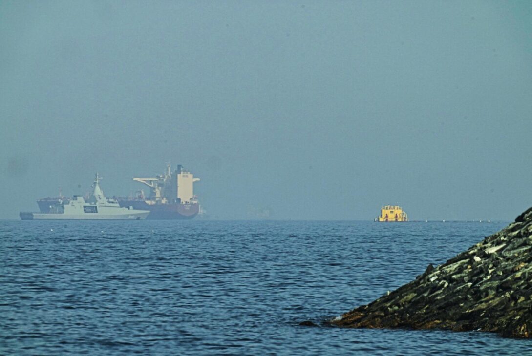 Iran Threatens Strait of Hormuz: Implications for Global Shipping and Trade