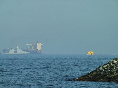 Iran Threatens Strait of Hormuz: Implications for Global Shipping and Trade