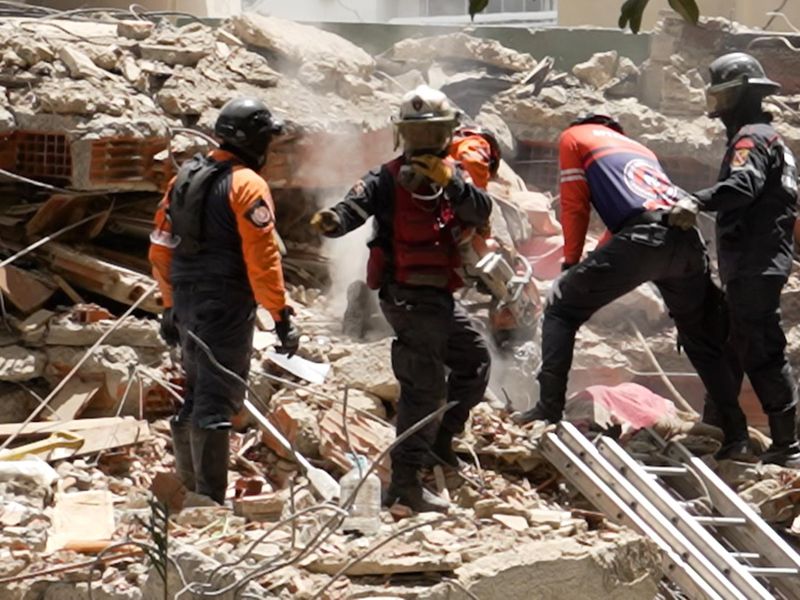 A Miracle After Four Days: The Inspiring Rescue of a Father and Son in Venezuela