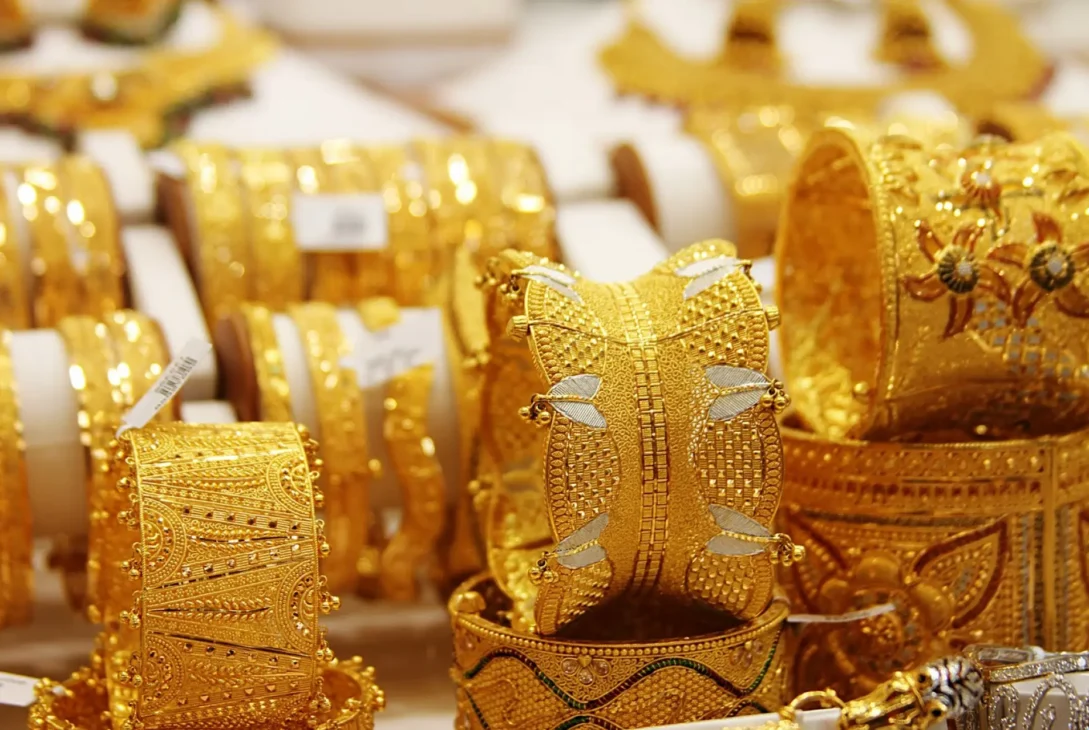 What the Fall in Dubai Gold Prices Means for Buyers and Investors