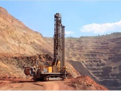 Saudi Manufacturing and Mining Sectors Power Double-Digit Revenue Growth
