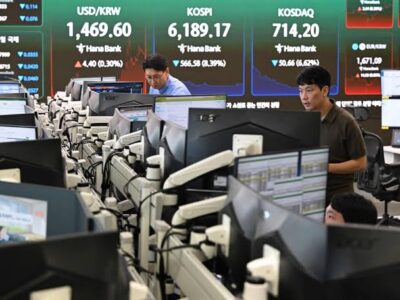 Semiconductor Slump Sparks Global Market Decline, World Stocks Hit Monthly Low