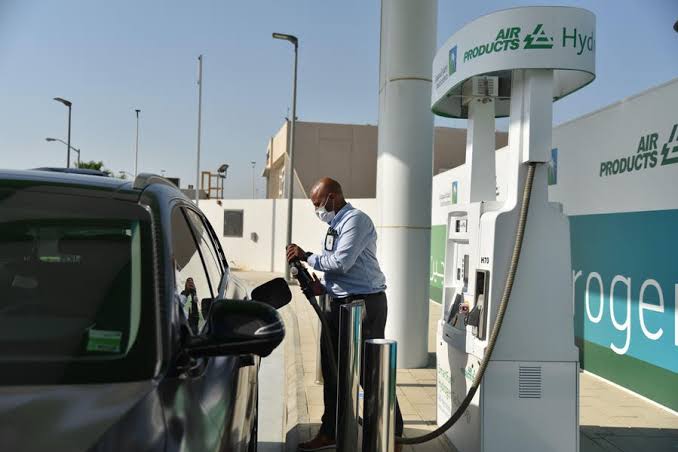 Why the Gulf's Hydrogen Boom Is Struggling to Find Buyers