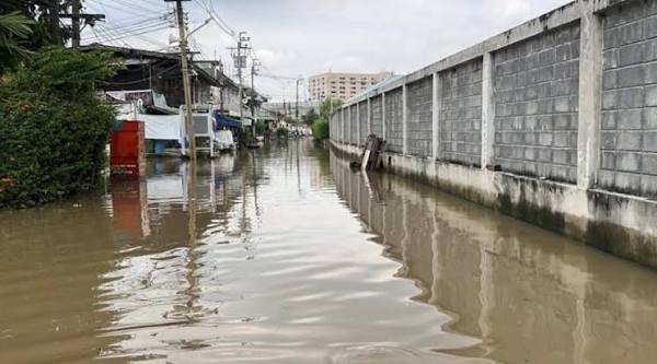 Bangkok Declares a Citywide Flood Disaster