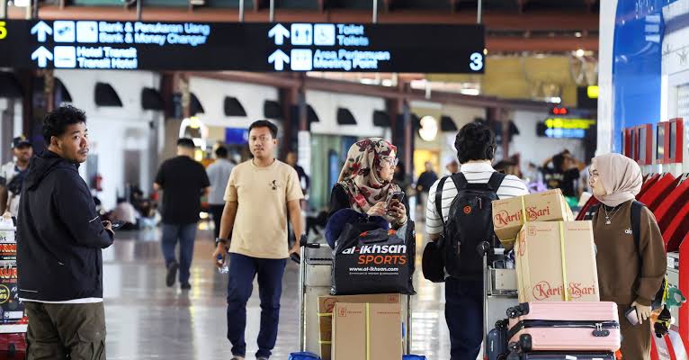 Following The Volcanic ash Problem, Jakarta Airport and Others Reopen