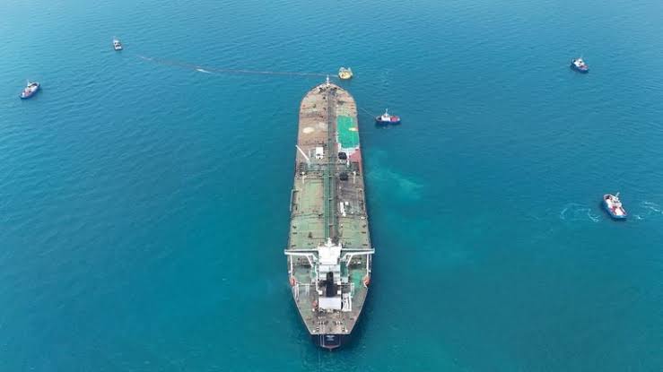 As Investors Concentrate on Middle Eastern Production, Oil Prices Fall