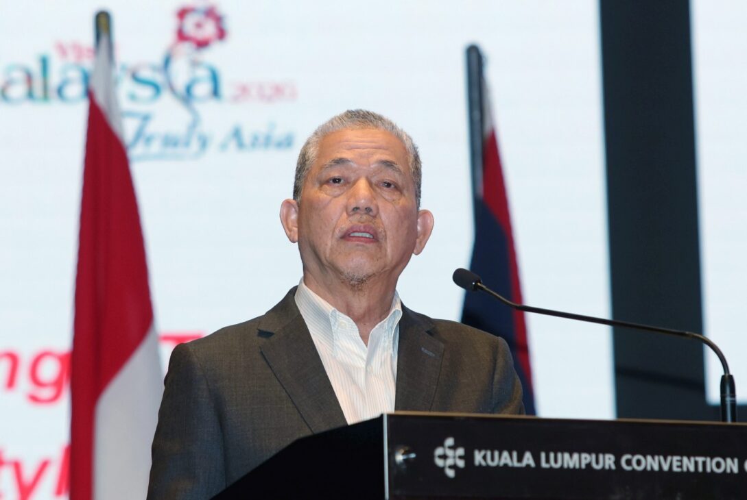 Malaysian PM hosts Islamic Bank of Development chief in Kuala Lumpur