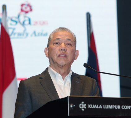 Malaysian PM hosts Islamic Bank of Development chief in Kuala Lumpur