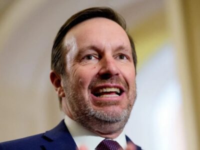 US Senator Murphy Says The Pentagon Wouldn't let Him Visit The US Base in Qatar