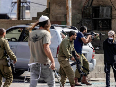 Israeli Settlers Attack a US photographer who is Recording Violence in the West Bank
