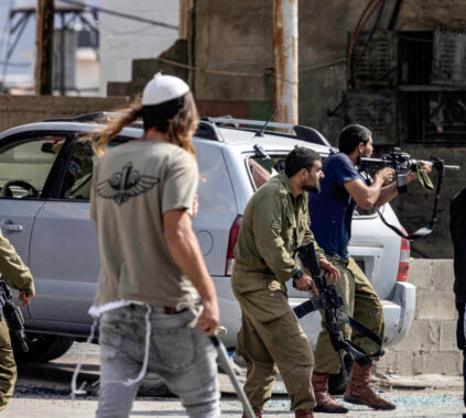 Israeli Settlers Attack a US photographer who is Recording Violence in the West Bank