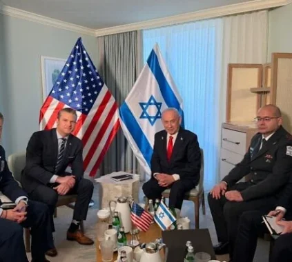 Hegseth Visits Israel, Meets Netanyahu on Unexpected Trip