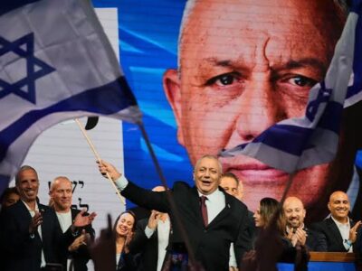 Netanyahu Somewhat Ahead of Eisenkot, But no Government Majority