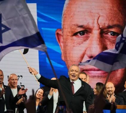 Netanyahu Somewhat Ahead of Eisenkot, But no Government Majority