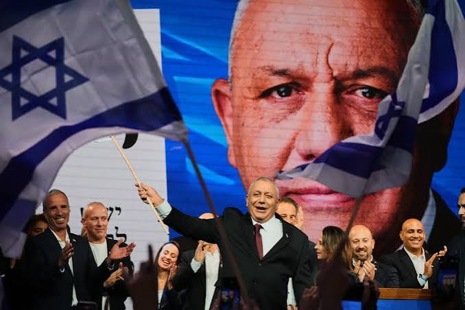 Netanyahu Somewhat Ahead of Eisenkot, But no Government Majority